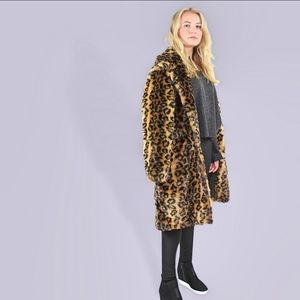 New faux fur coat